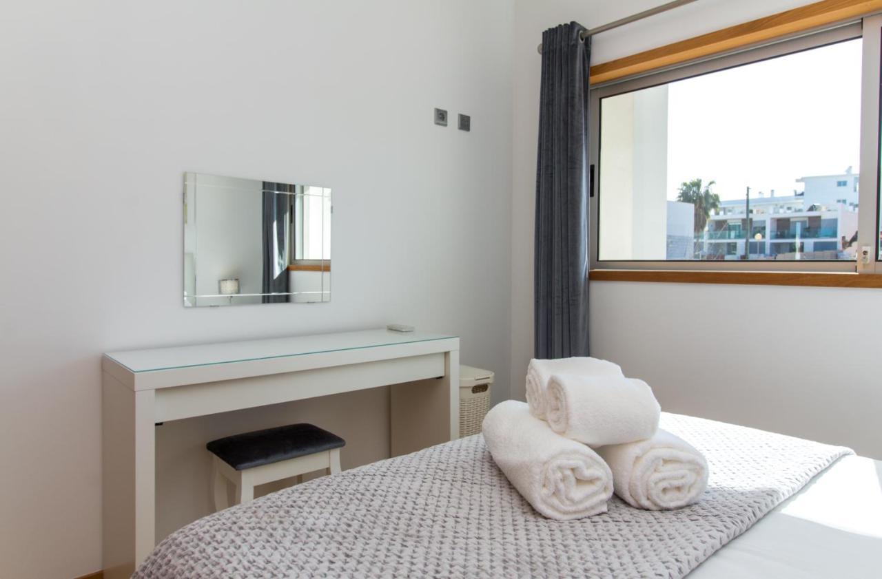 Terrace Apartment By Stay-Ici, Algarve Holiday Rental アルブフェイラ エクステリア 写真