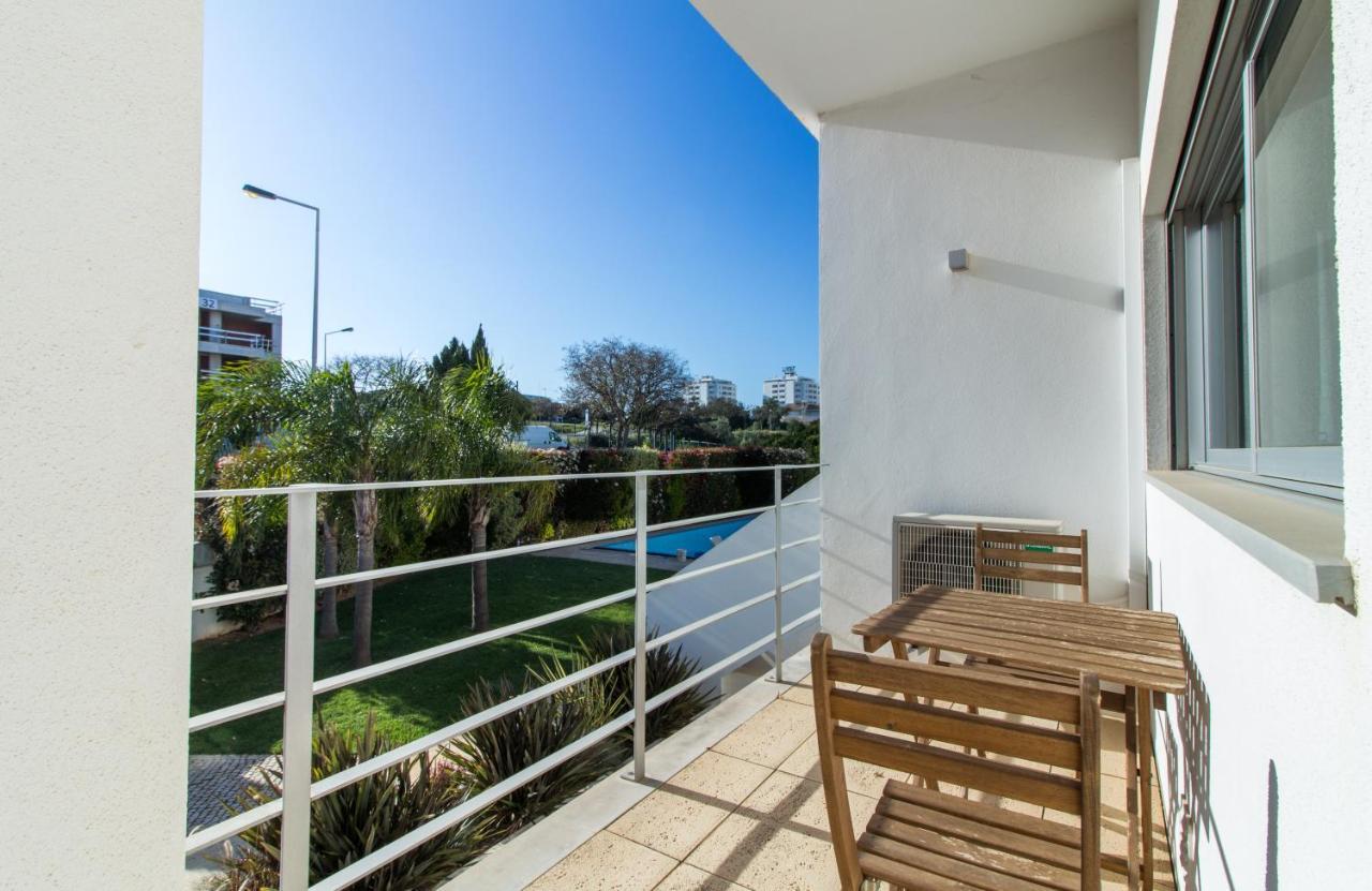 Terrace Apartment By Stay-Ici, Algarve Holiday Rental アルブフェイラ エクステリア 写真