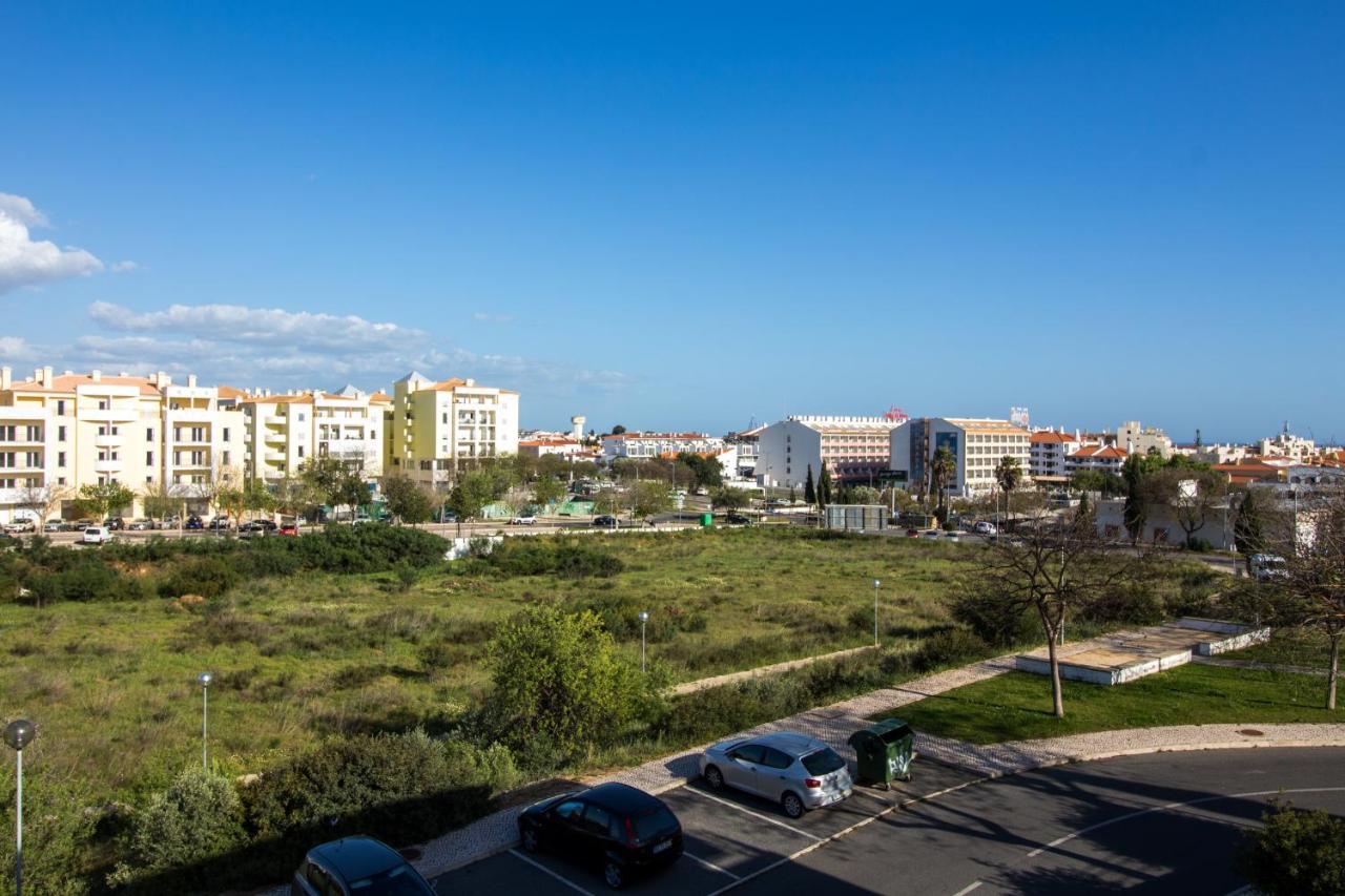 Terrace Apartment By Stay-Ici, Algarve Holiday Rental アルブフェイラ エクステリア 写真